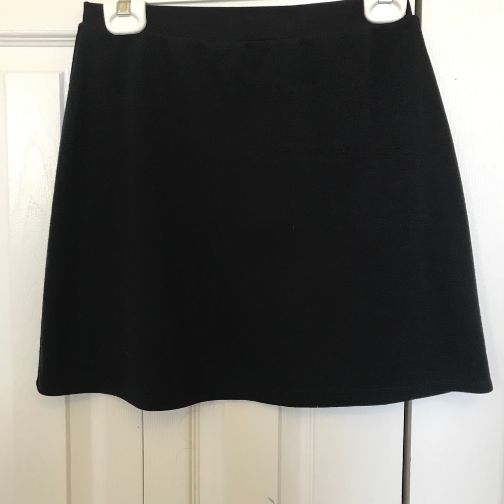 Cotton Express Skirt  SZ Med Never Worn, Black